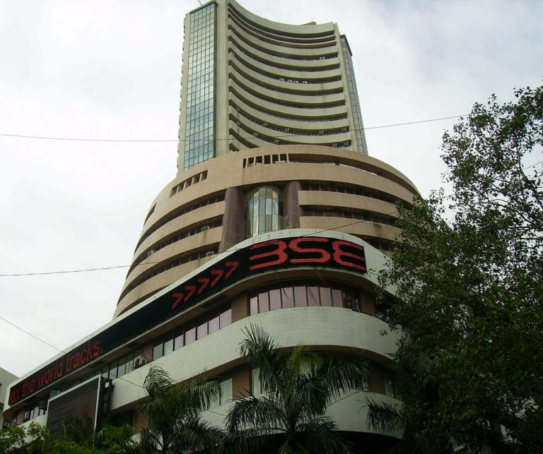 Sensex, Nifty Extend Losses to Fourth Day as Auto Stocks Slide