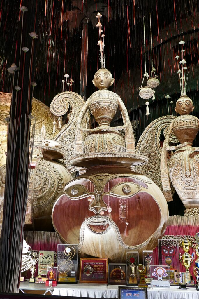 A Durga Puja pandal in Kolkata. Photo: Xopolino, CC BY-SA 4.0, via Wikimedia Commons