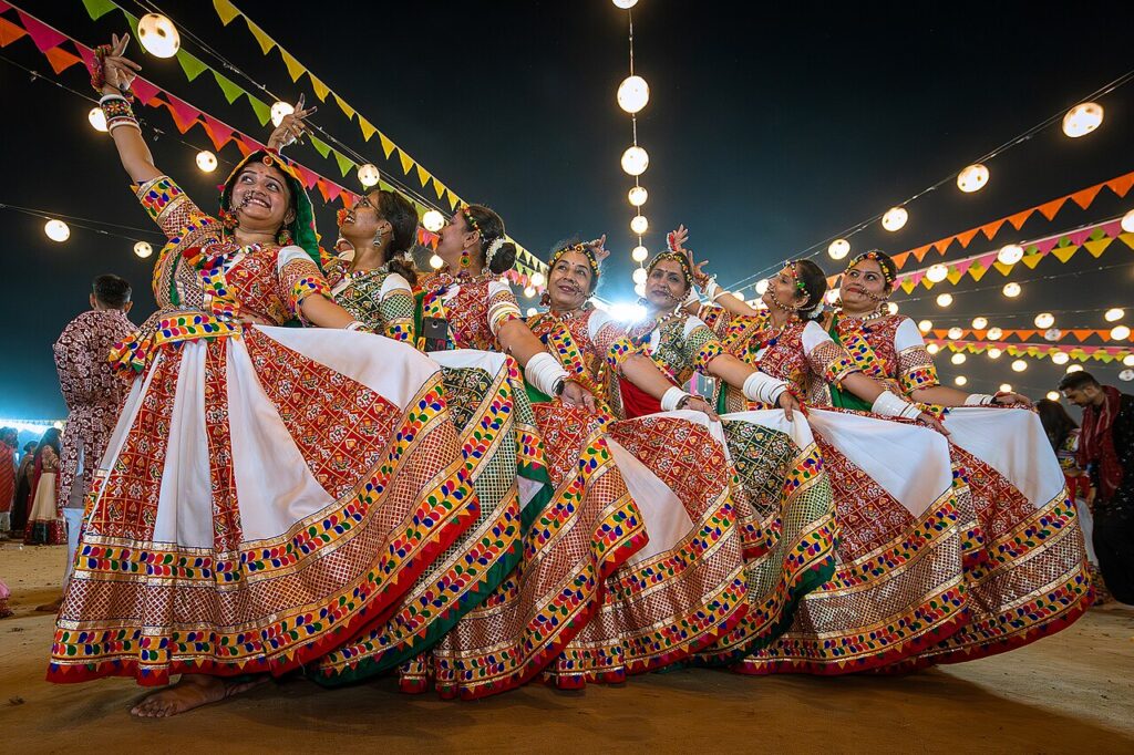 Navratri Garba dancers. Photo: Saurabh sirohiya, CC BY-SA 4.0, via Wikimedia Commons