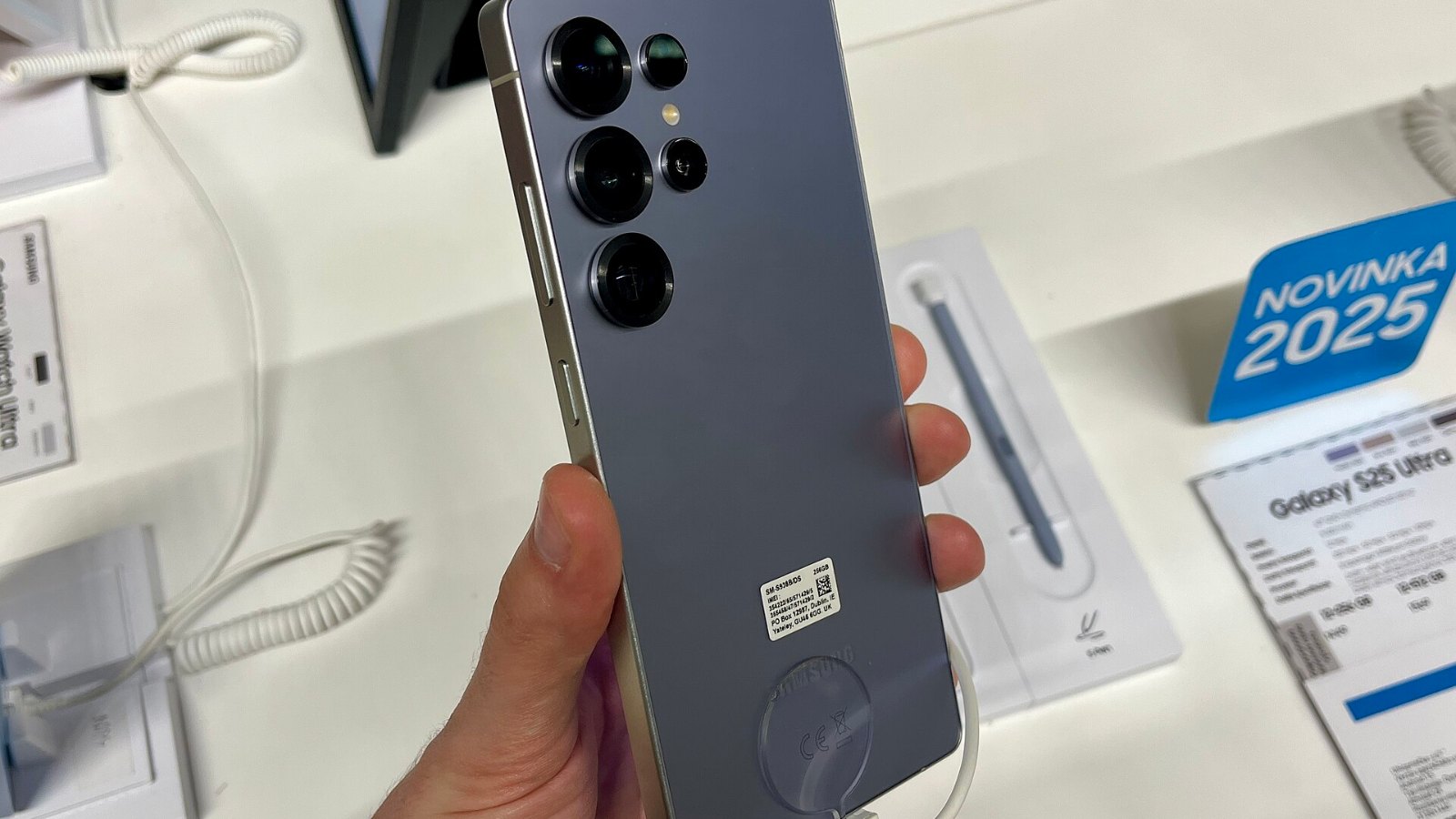 A Samsung Galaxy S25 Ultra smartphone. Illustration only, not the S26