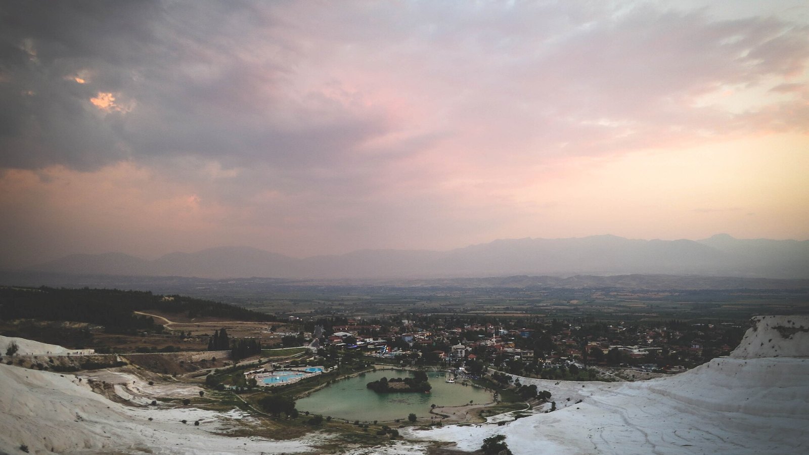 Evening light over the white terraces of Pamukkale