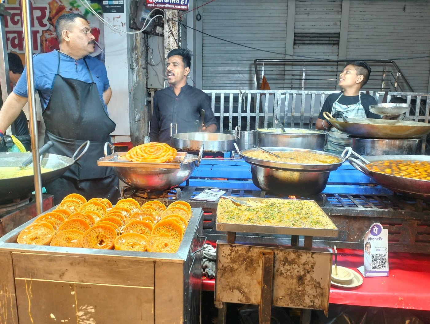 Food stalls at Sarafa Bazaar in Indore