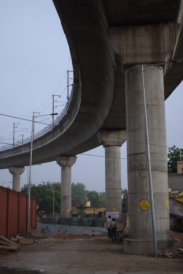 Russian Traveller Gives Jaipur Metro a 10/10, Compares It to Dubai Metro