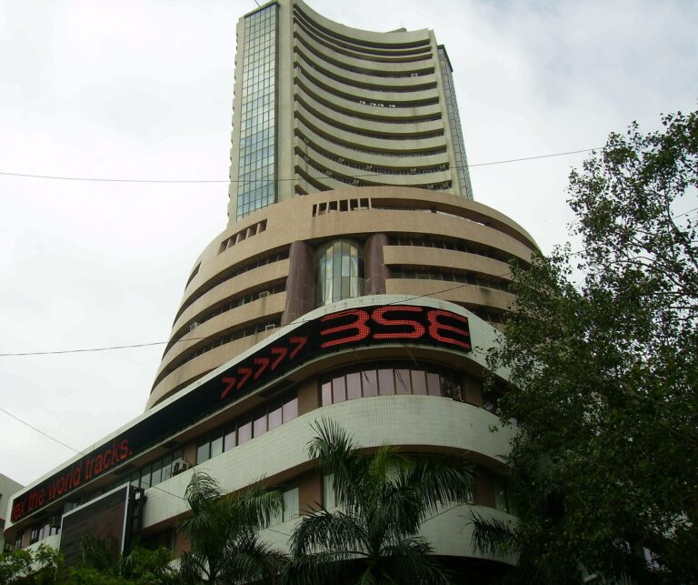 जियो प्लेटफॉर्म्स का IPO 22.19 गुना भरा, रिकॉर्ड 1.35 करोड़ आवेदन