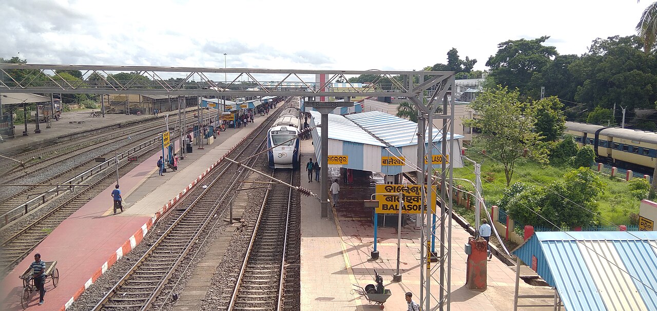 Mumbai–Bengaluru Vande Bharat Sleeper Set to Launch on 11 October: Timings and Features